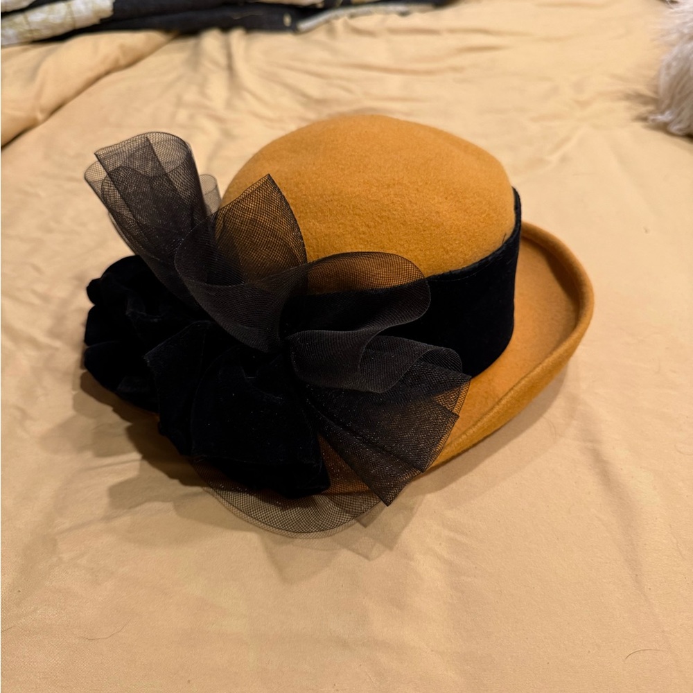 Elegant Black and Tan Women's Hat